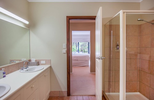 Margaret River House | Calistoga Chalet - A Luxurious Chalet in the Trees!
