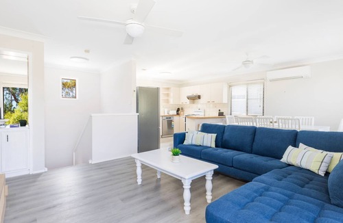 Callala Beach House | Callala On King - Pet Friendly - Swimming Pool