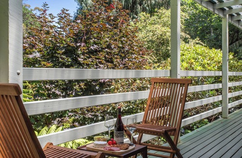 Warburton House | Calming bush surrounds, relaxing creek sounds!