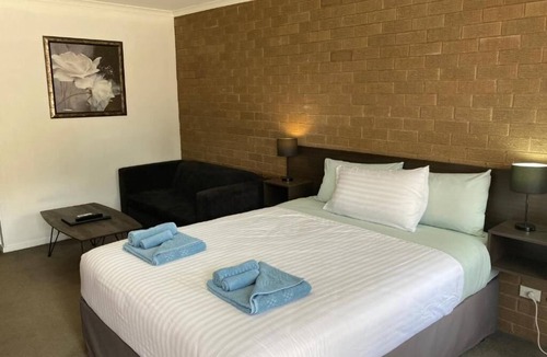 Narrandera Hotel | Camellia Motel