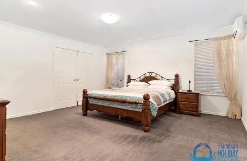 South Yunderup House | Canal Elegance In Yunderup