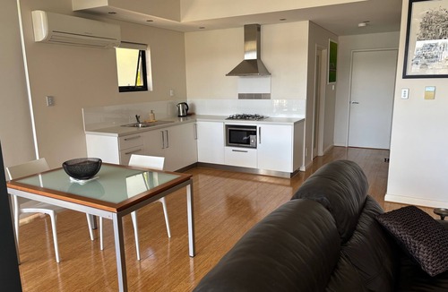 Mandurah Apartment | canal vacation, close to many restaurantsand bars