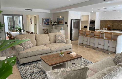 Mandurah House | Canal Vista