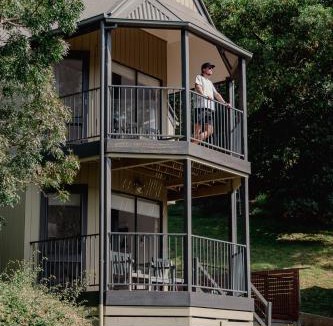 Metung Villa | Candlebark at Boardwalk Villas Metung