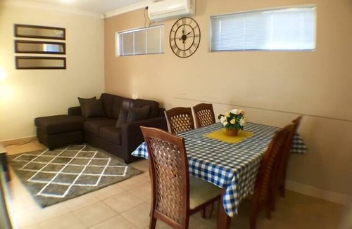 Cannington House | Cannington Home Accommodation House 3 (3 bedrooms & 2 bathrooms)