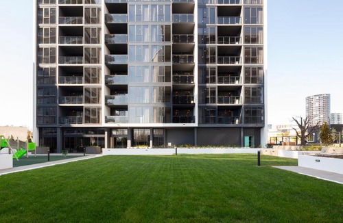 Phillip Apartment | Canopy Collective - Boutique 1 BR Apartments