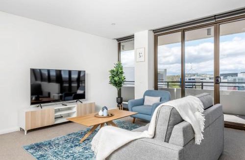 Barton Apartment | Capital Views Apartment with Parking