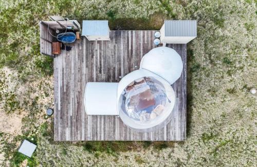 Tenterfield Other | Captain Moonlite Bubbletent at Mirumiru