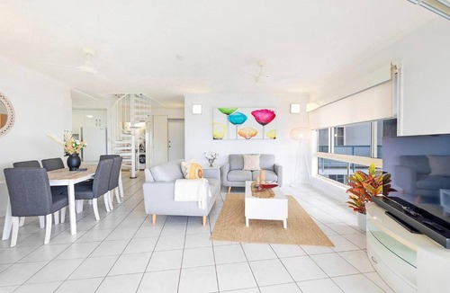 Cullen Bay Apartment | Captain's Lookout - Penthouse Living at Cullen Bay