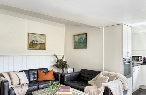 Daylesford House | Cara: on the Lake with Fireplace