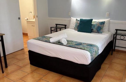 Cardwell Hotel | Cardwell Beachfront Motel