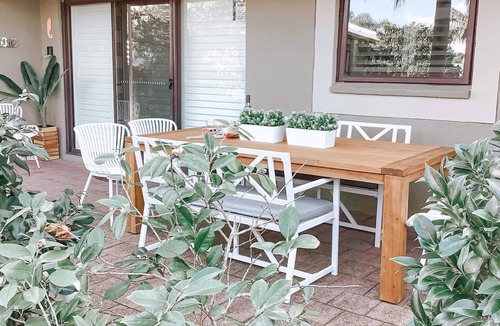 Nelson Bay Apartment | Carindale, 10,19 Dowling St - Ground floor, pool, tennis court, Wi-Fi, Foxtel, linen, bed making