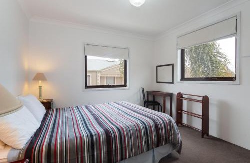 Nelson Bay Apartment | Carindale, 2 19-23 Dowling Street - First floor unit with air con, complex pool and tennis court