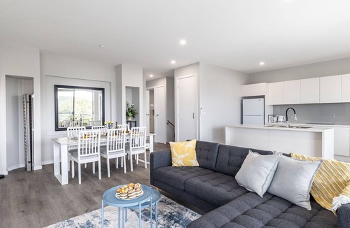 Fingal Bay Apartment | Carinya Bay View Unit 1 16 Tuna Crescent
