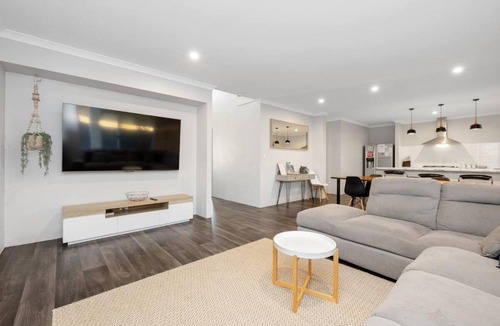 Carlisle House | Carlisle 4BR Family Home 3 Miles To Optus Stadium