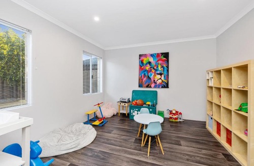 Carlisle House | Carlisle 4BR Family Home 3 Miles To Optus Stadium