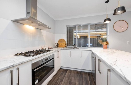 Carlisle House | Carlisle 4BR Family Home 3 Miles To Optus Stadium