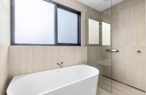Barwon Heads House | Carr Street Pool House Barwon Heads, Sleeps 10, Elevator, Heated Pool, 5 bedroom, 3 bathroom