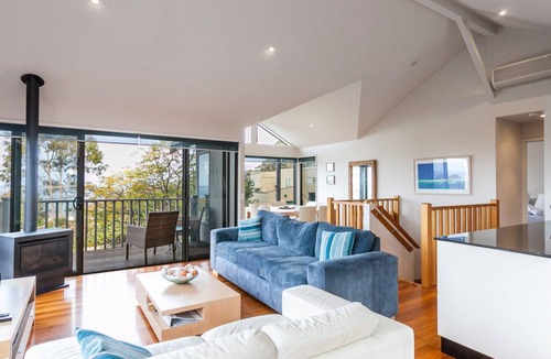 Lorne House | Carrageen - Best Of All Worlds