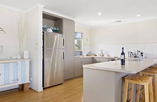 Carrickalinga House | Carrie'd Away - 9 Dorset Court