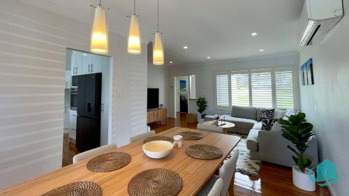 Belmont North House | Casa Calvi - Central location with Pool