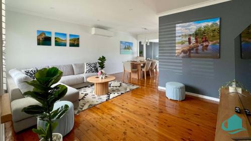 Belmont North House | Casa Calvi - Central location with Pool