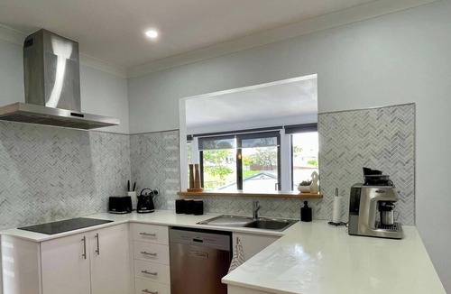 Belmont North House | Casa Calvi - pool and close to beaches