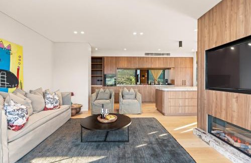 Stanwell Park House | Casa Celeste, Grand Architectural Residence