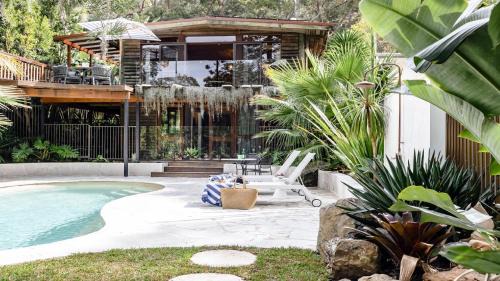 Pearl Beach House | Casa Costera-Heated Magnesium Pool, Walk To Beach