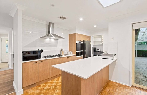 Bowral House | Casa Cypress, Home Near Bowral with Garden and BBQ