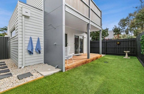 Ocean Grove House | Casa EMEC! Pets welcome, aircon, central, sleeps 7