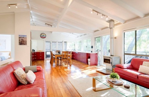 Quindalup House | Casa Lagoona - Coastal Retreat by the Beach