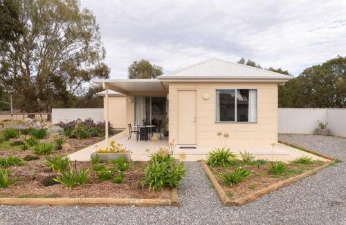 Nuriootpa House | CASALE COTTAGE Barossa Valley