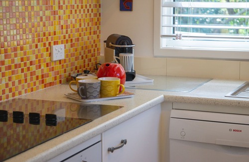 Macmasters Beach House | Castaway Beach House | Top beach location | Pet friendly