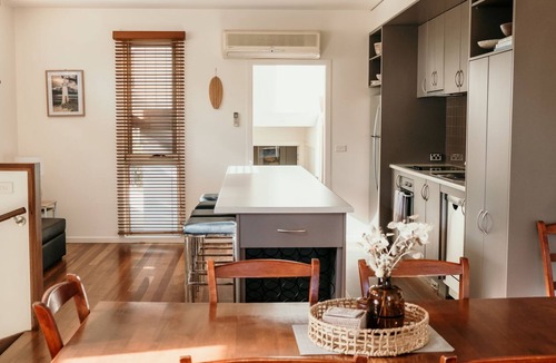 Port Fairy House | Castwood Villa 1 - Overlooking the Gardens Oval & Botanic Gardens