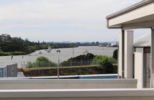 Launceston CBD Apartment | Cataract 7 - CBD 2 Br Free Parking