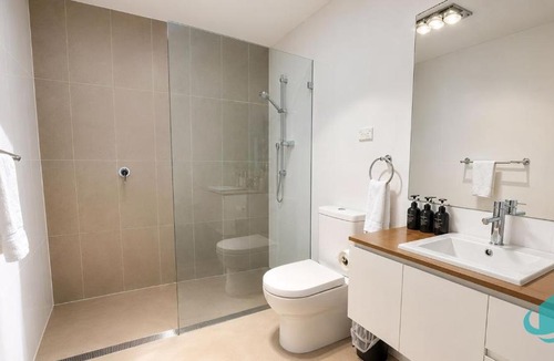 Caves Beach Apartment | Caves Beach Retreat - close to beach and shops