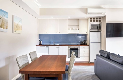 Yallingup Hotel | Caves House Hotel