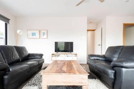 Launceston CBD Apartment | CBD Central Hub | Parking & WiFi