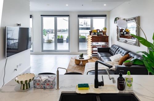 Ultimo Apartment | CBD Gem Near Central Station 2 Free Parking Spots