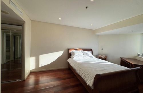 Chinatown Apartment | CBD Retreat - Pool Tennis Gym Parking Spa