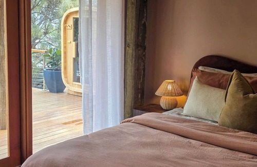 Normanville House | Cedar by the Sea~Family retreat~Heated Pool, Sauna