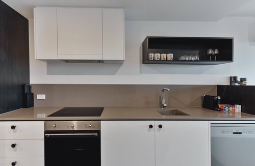 Braddon Apartment | Center 2-Bed with Gym, Sauna, Indoor Pool & Views
