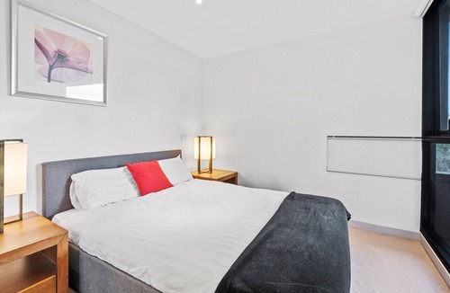 Carlton South Apartment | Central 1-Bed Apartment with Secure Parking