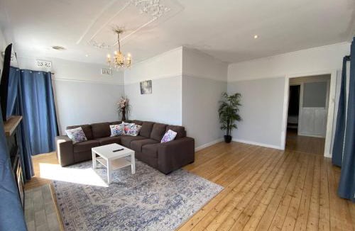 Long Gully House | central 1940s Bendigo Home Hamptons Heritage Reno