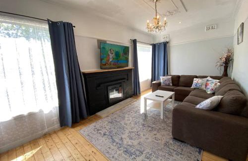 Long Gully House | central 1940s Bendigo Home Hamptons Heritage Reno