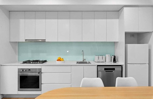 Surry Hills Apartment | Central art-filled 2 beds with balcony & aircon