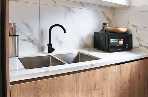 Burwood Apartment | Central Burwood 2Beds Walk to Westfield & Train