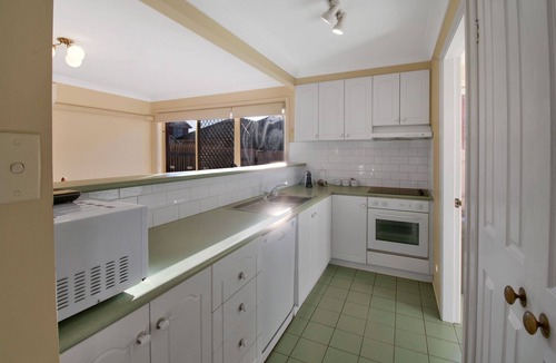 Wagga Wagga Apartment | Central Escape | Walk to CBD, Cosy & Convenient