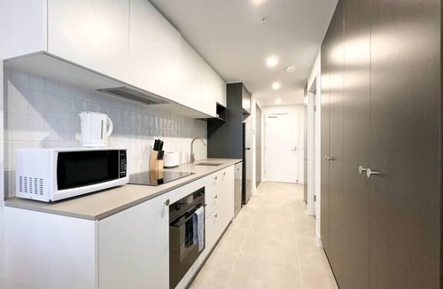 Phillip Apartment | Central located 1Bedroom Apartment in Woden ACT